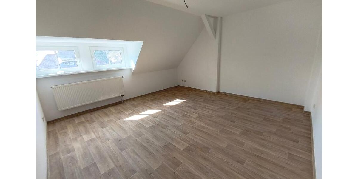 Dachgeschoßwohnung Lauta - 2 Zimmer, 57 m&sup2;, 419&euro; | Angebot:25868354