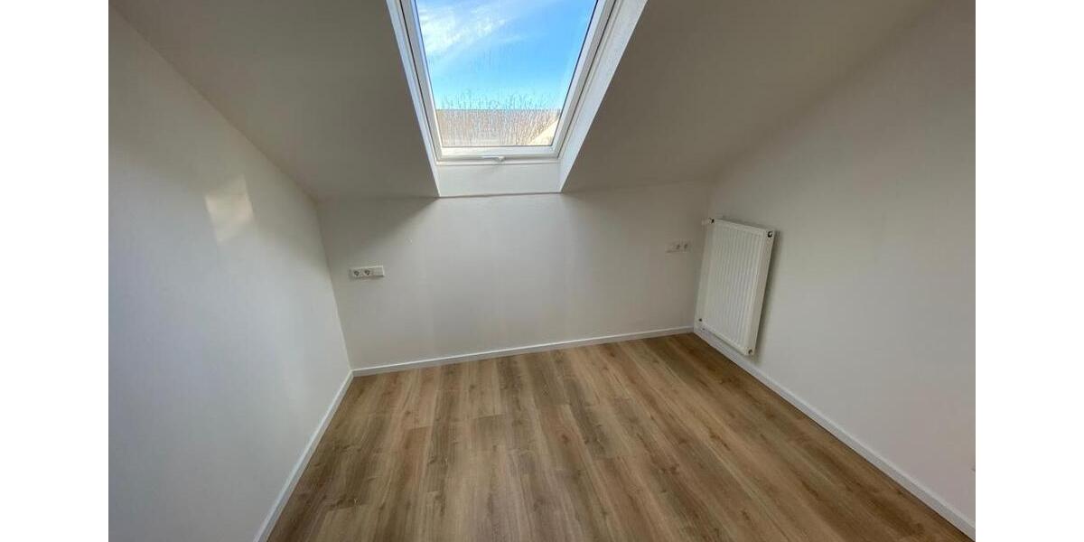 Dachgeschoßwohnung Wendlingen am Neckar - 2.5 Zimmer, 60 m&sup2;, 1.000&euro; | Angebot:25053517