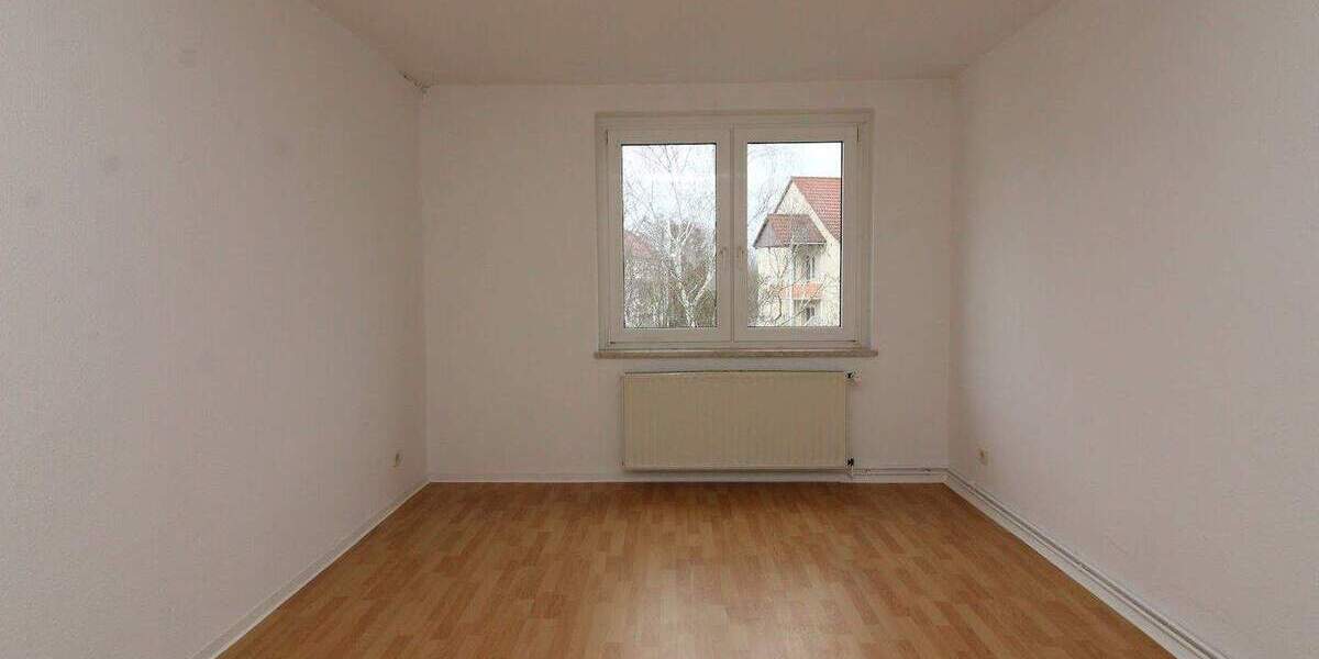 Etagenwohnung Merseburg Kötzschen - 2 Zimmer, 48 m&sup2;, 287&euro; | Angebot:25695020