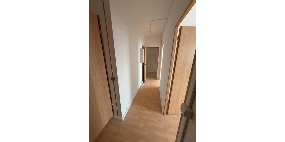 Etagenwohnung Stollberg (Erzgebirge) - 4 Zimmer, 67 m&sup2;, 450&euro; | Angebot:24624039