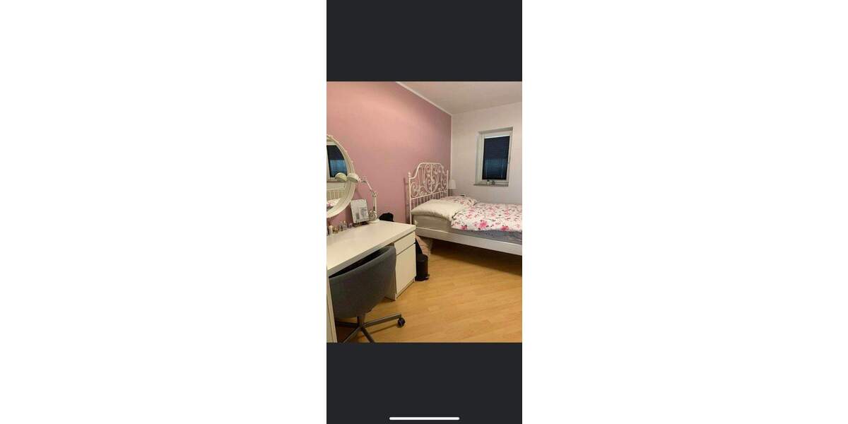 1-Raum-Wohnung mit Balkon, Dusche und Stellplatz in Naumburg 1 zimmer