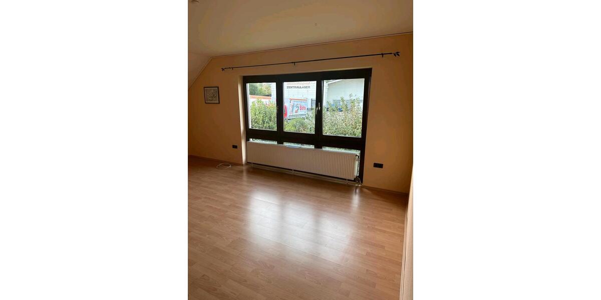 Dachgeschoßwohnung Vellmar - 3 Zimmer, 89 m&sup2;, 1.100&euro; | Angebot:26701993