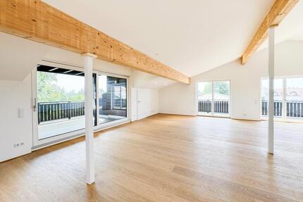 Lichtdurchflutete 3-Zimmer-Dachgeschosswohnung mit Seeblick in Tutzing zimmer