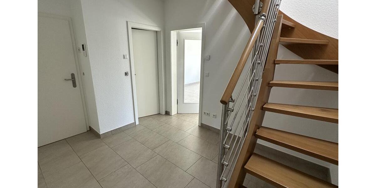 Dachgeschoßwohnung Celle Altenhagen - 2.5 Zimmer, 103 m&sup2;, 970&euro; | Angebot:26549587