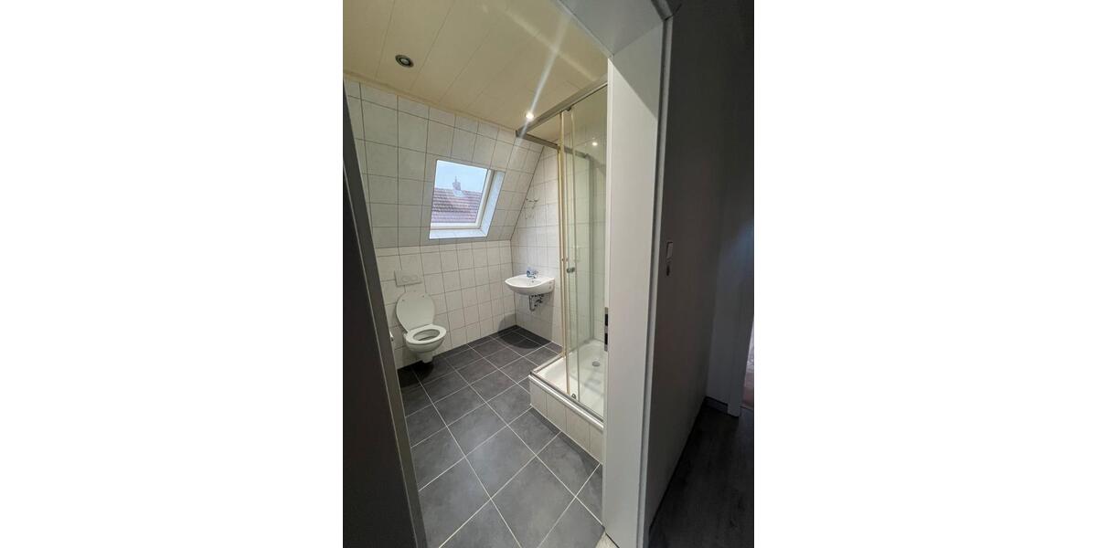 Dachgeschoßwohnung Löhne - 3 Zimmer, 100 m&sup2;, 1.000&euro; | Angebot:24818729