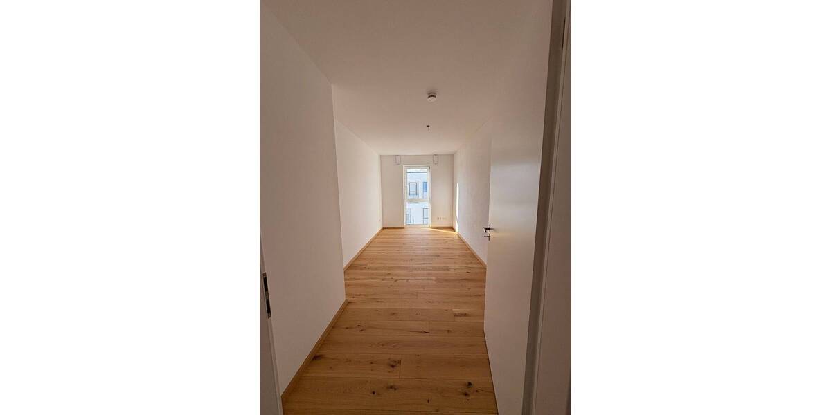 Etagenwohnung Deggendorf - 3 Zimmer, 112 m&sup2;, 1.970&euro; | Angebot:25690401
