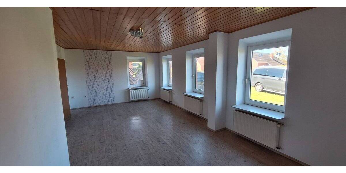 Etagenwohnung Weener Holthusen - 4 Zimmer, 92 m&sup2;, 800&euro; | Angebot:26487228