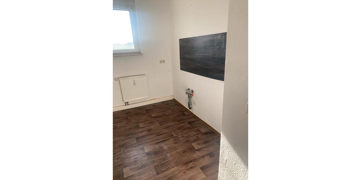 Erdgeschoßwohnung Gröditz - 3 Zimmer, 65 m&sup2;, 310&euro; | Angebot:18264373
