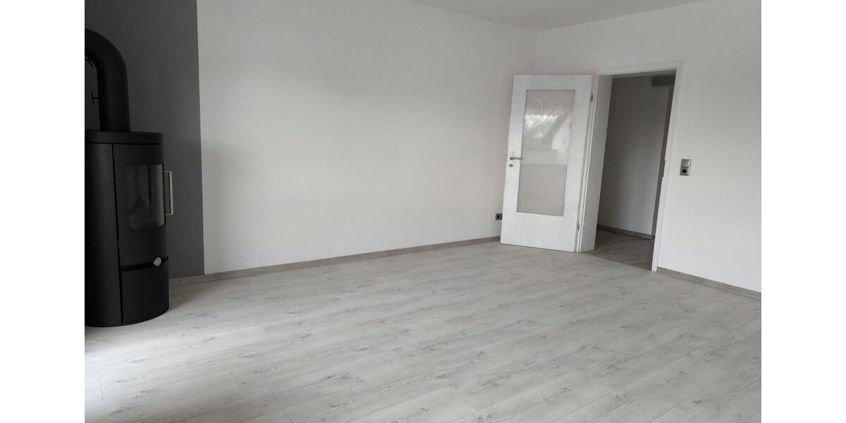 Dachgeschoßwohnung Schwalmstadt - 4 Zimmer, 95 m&sup2;, 880&euro; | Angebot:24769616
