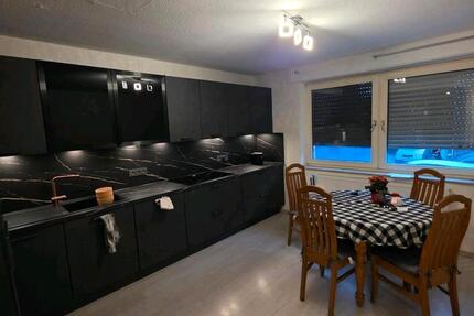 80m², Erdgeschoss, 2 Badezimmer + Luxus-Küche 3 zimmer