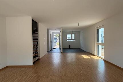 Haus Heitersheim - 6 Zimmer, 125 m&sup2;, 2.190&euro; | Angebot:27620239
