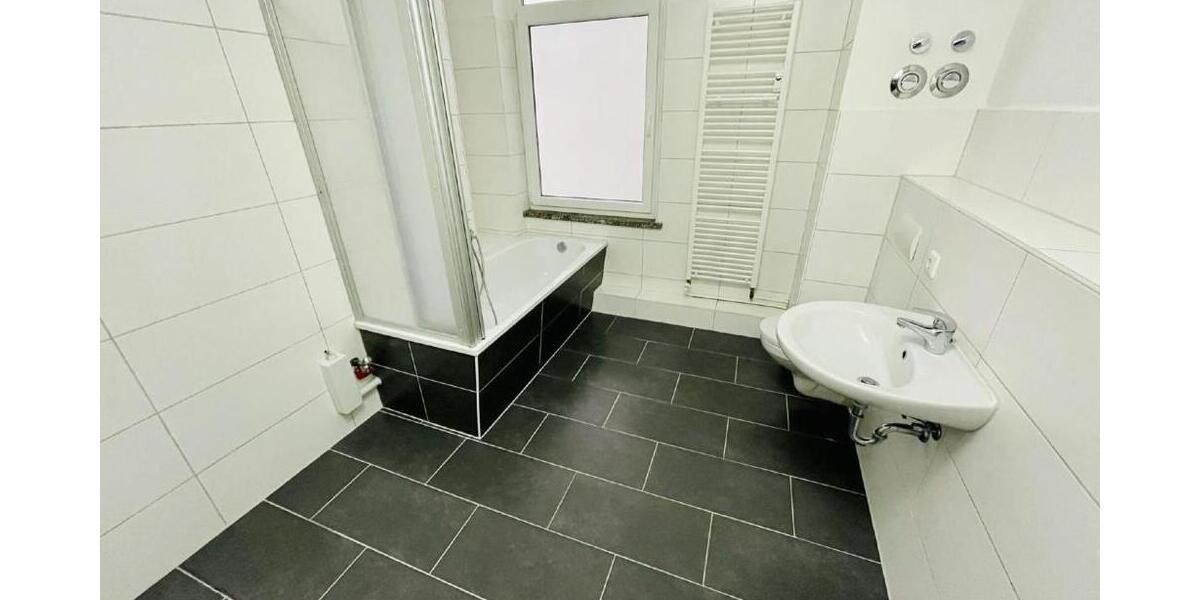 Modern sanierte 4 Raum-Wohnung mit Balkon und schickem Bad! - Etagenwohnung Gera Ostviertel | Angebot:26764737