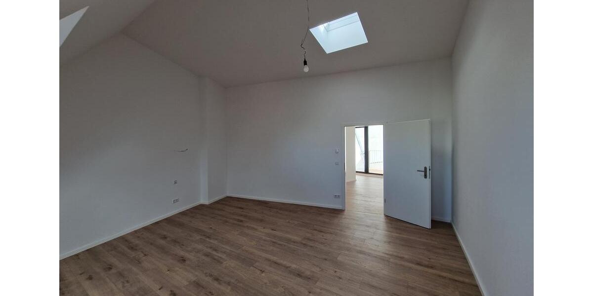Dachgeschoßwohnung Berlin Mitte - 3 Zimmer, 89 m&sup2;, 1.639&euro; | Angebot:23397972