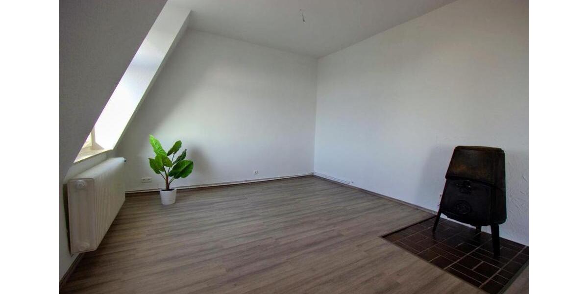 Dachgeschoßwohnung Wilhelmshaven - 2 Zimmer, 75 m&sup2;, 515&euro; | Angebot:26687656