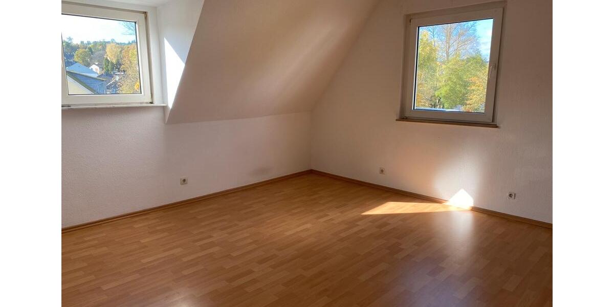 Etagenwohnung Hilchenbach - 4 Zimmer, 140 m&sup2;, 800&euro; | Angebot:26605412