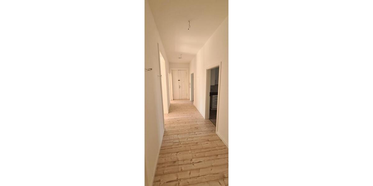 Etagenwohnung Fürstenwalde (Spree) - 3 Zimmer, 100 m&sup2;, 1.000&euro; | Angebot:26645245