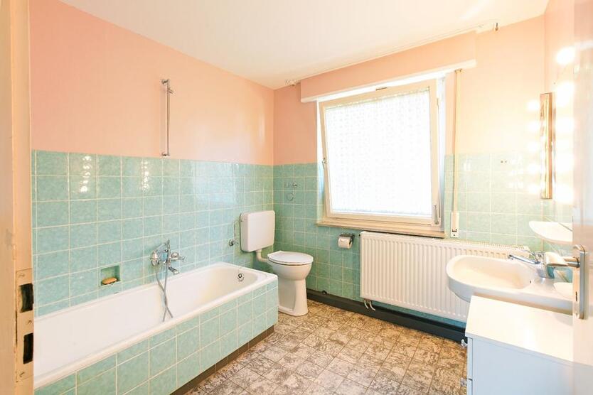 Haus mit Garten zur Miete: MID-CENTURY-Traum in Oberesslingen 6 zimmer