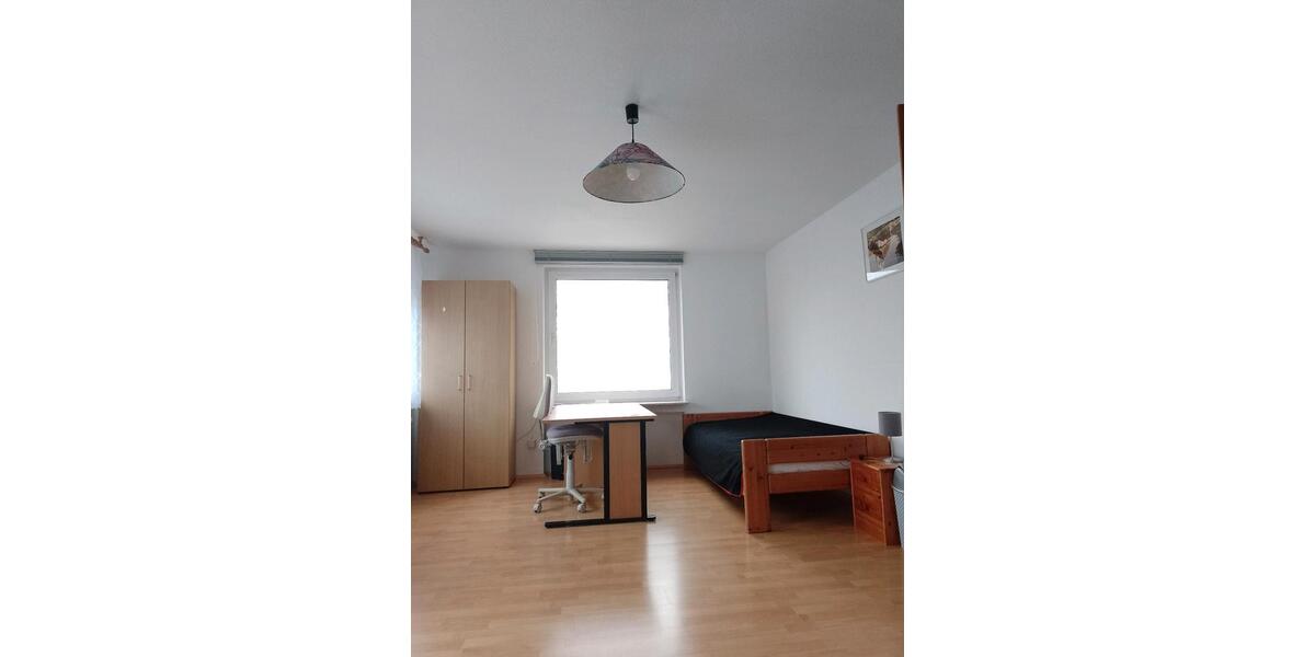 Wohnen auf Zeit Spaichingen - 3 Zimmer, 98 m&sup2;, 1.300&euro; | Angebot:26123165
