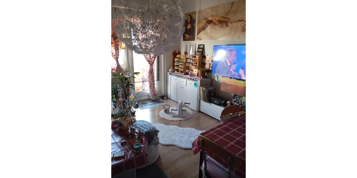 Etagenwohnung Mülsen - 4 Zimmer, 69 m&sup2;, 350&euro; | Angebot:25801501