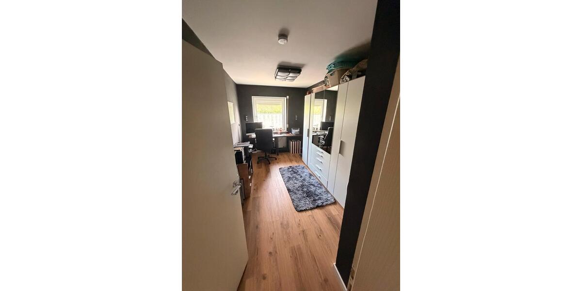 Etagenwohnung Neumarkt in der Oberpfalz Altenhof - 4 Zimmer, 107 m&sup2;, 1.350&euro; | Angebot:26384489