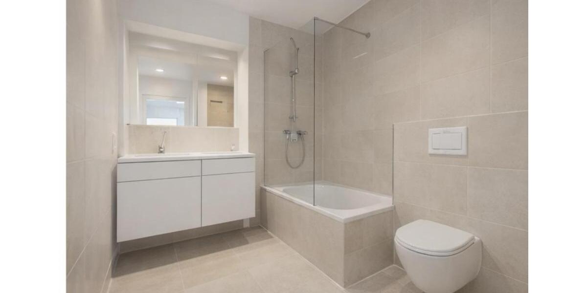 3-Zimmer-Wohnung mit 2 Balkonen – Erstbezug nach laufender Sanierung ab 01.05. 3 zimmer