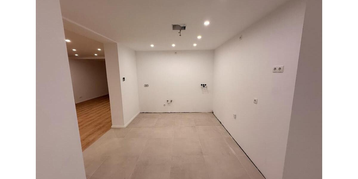 Erdgeschoßwohnung Niedernhausen - 5 Zimmer, 178 m&sup2;, 1.800&euro; | Angebot:26084920