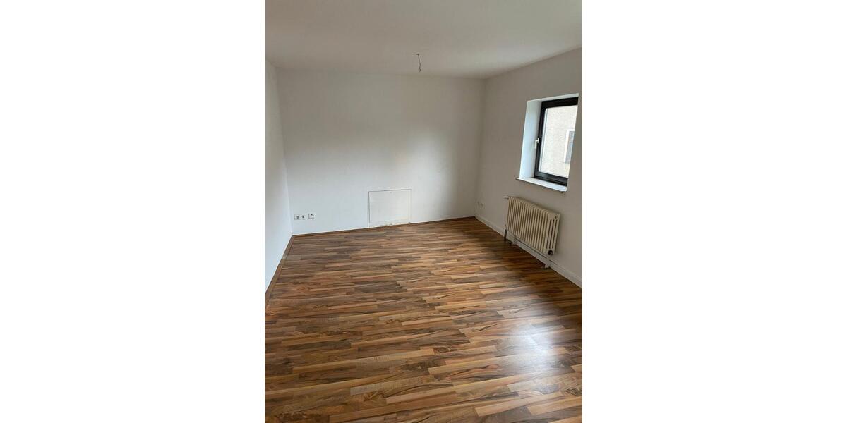 Etagenwohnung Schmalkalden - 3 Zimmer, 94 m&sup2;, 650&euro; | Angebot:26647267