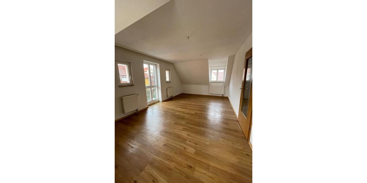 Dachgeschoßwohnung Nördlingen - 2.5 Zimmer, 75 m&sup2;, 750&euro; | Angebot:25759645