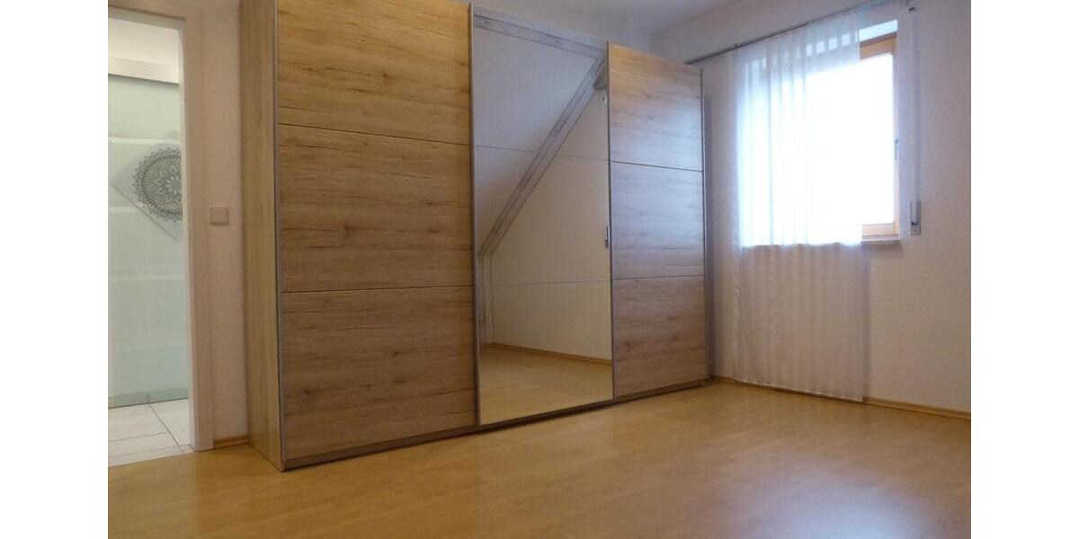 schöne helle großzügige 2 Zimmerwohnung mit großem Balkon 2 zimmer