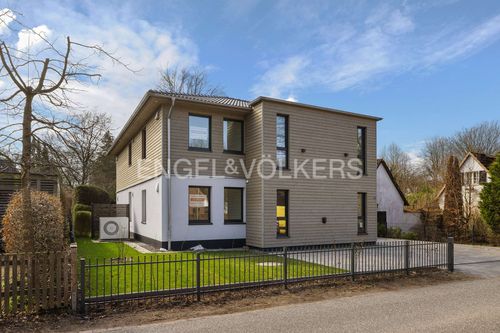 Dachgeschoßwohnung Ahrensburg - 3 Zimmer, 120 m&sup2;, 2.200&euro; | Angebot:26348767