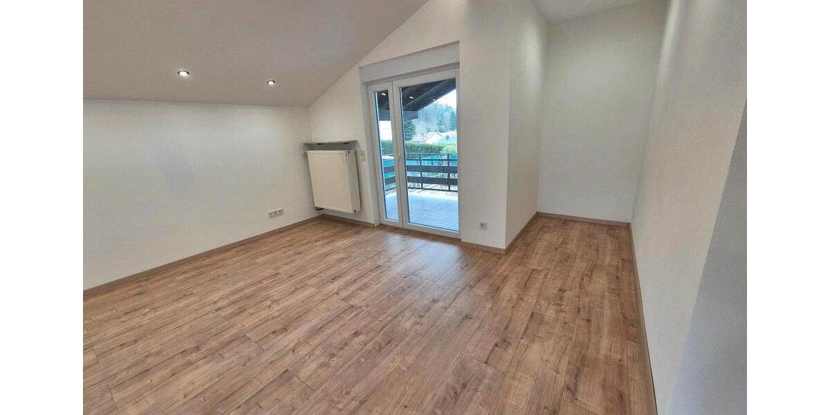 Dachgeschoßwohnung Sankt Ingbert - 1 Zimmer, 86 m&sup2;, 850&euro; | Angebot:26532843