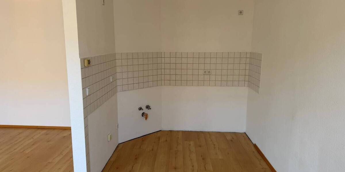 Etagenwohnung Plauen Stadtmitte - 2 Zimmer, 64 m&sup2;, 295&euro; | Angebot:26758862