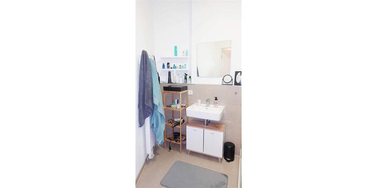 Besondere Immobilie - 3 Zimmer mit Sonnenterrasse, Balkon, Fernblick, EBK, Fußbodenheizung, 2 Bäder 3 zimmer