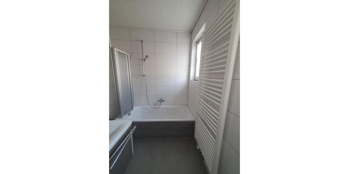 Erdgeschoßwohnung Sulzbach-Rosenberg Rosenberg - 3 Zimmer, 100 m&sup2;, 850&euro; | Angebot:26040536