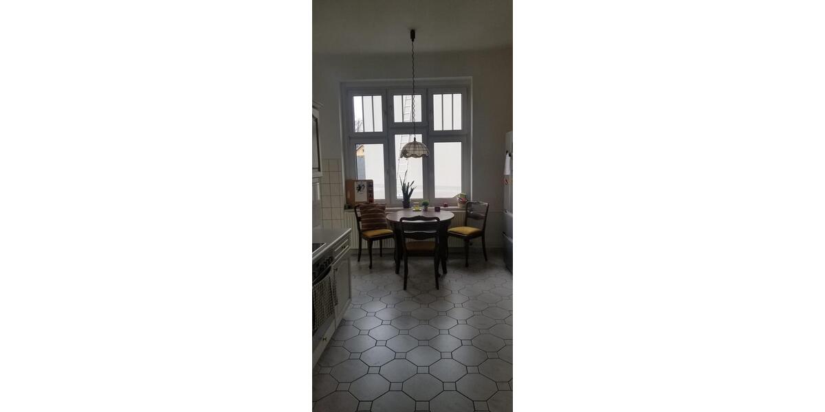 Hochparterre Apolda - 4 Zimmer, 160 m&sup2;, 1.450&euro; | Angebot:26026073