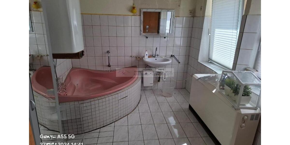 Einfamilienhaus Schirnding - 7 Zimmer, 220 m&sup2;, 1.300&euro; | Angebot:26544388