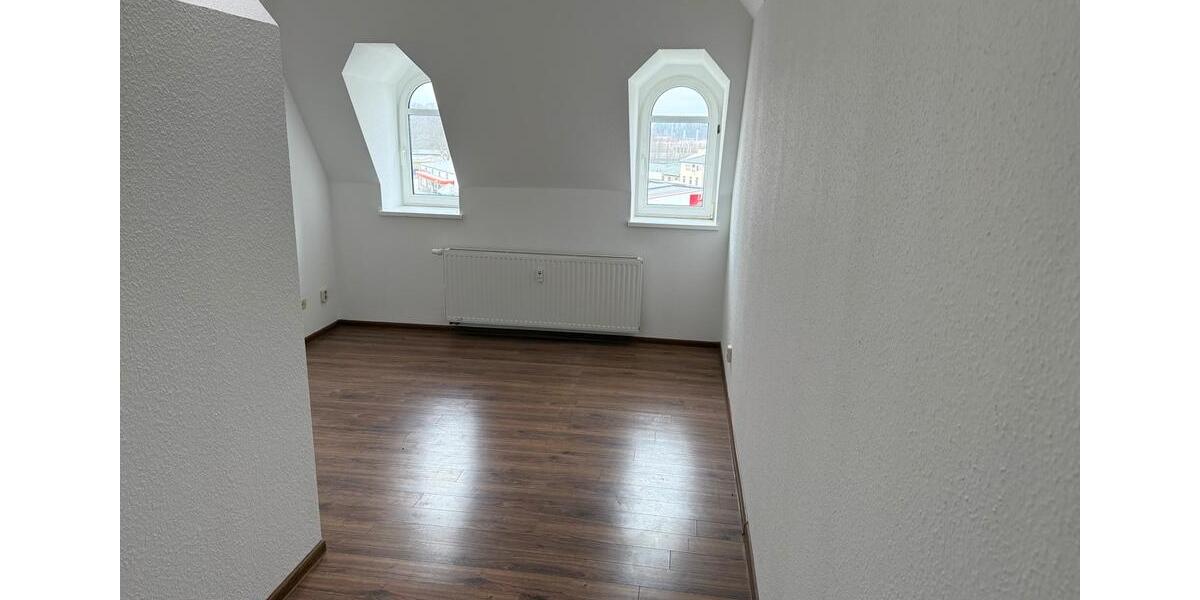 Dachgeschoßwohnung Görlitz - 2.5 Zimmer, 75 m&sup2;, 420&euro; | Angebot:25793052