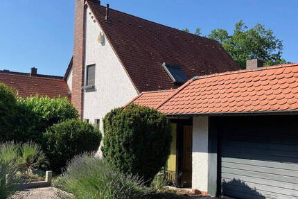 Charmantes Haus mit BüroEinliegerWohnung u. großzügigen Garten
