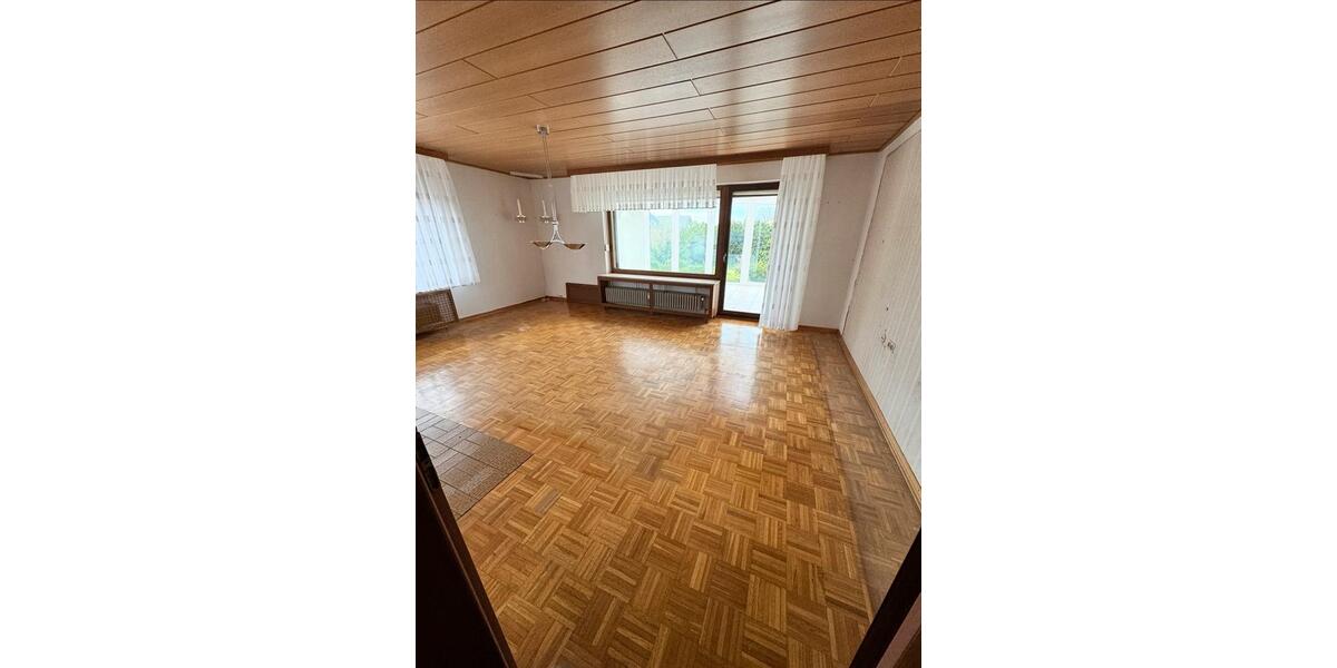 Hochparterre Celle - 3 Zimmer, 100 m&sup2;, 1.200&euro; | Angebot:26552100