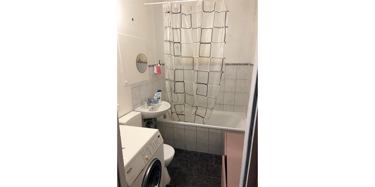 Hochparterre Freital - 1 Zimmer, 34 m&sup2;, 350&euro; | Angebot:24701339