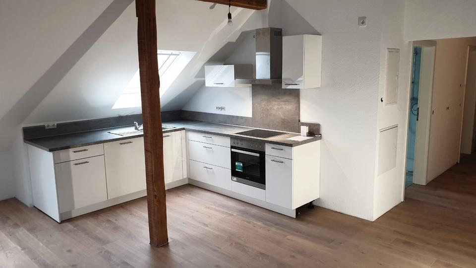 Dachgeschoßwohnung Völklingen - 2.5 Zimmer, 104 m&sup2;, 750&euro; | Angebot:26652037