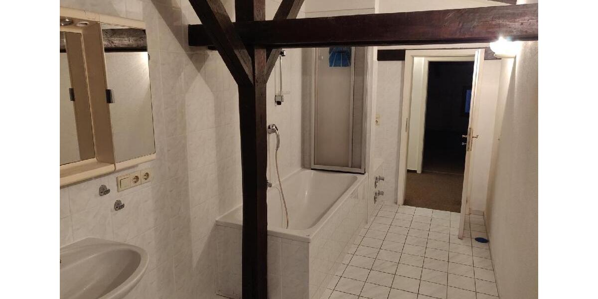 Dachgeschoßwohnung Eisleben (Lutherstadt) - 4 Zimmer, 115 m&sup2;, 650&euro; | Angebot:10050043