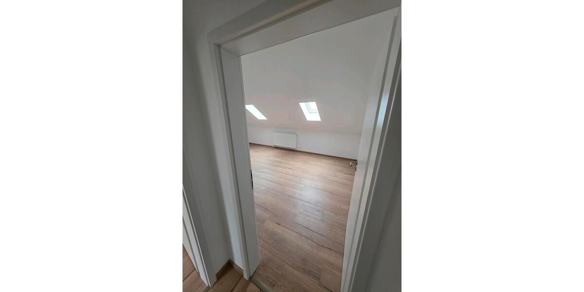 Dachgeschoßwohnung Bückeburg - 4 Zimmer, 76 m&sup2;, 975&euro; | Angebot:25909240