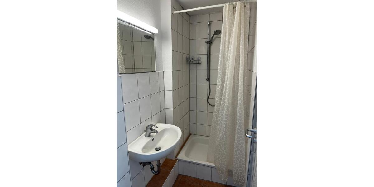 Dachgeschoßwohnung Hildesheim - 1 Zimmer, 27 m&sup2;, 240&euro; | Angebot:26163528