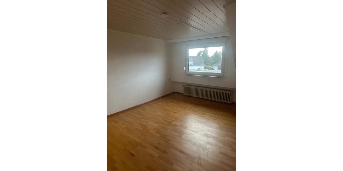 Dachgeschoßwohnung Bous - 4 Zimmer, 82 m&sup2;, 780&euro; | Angebot:22285781