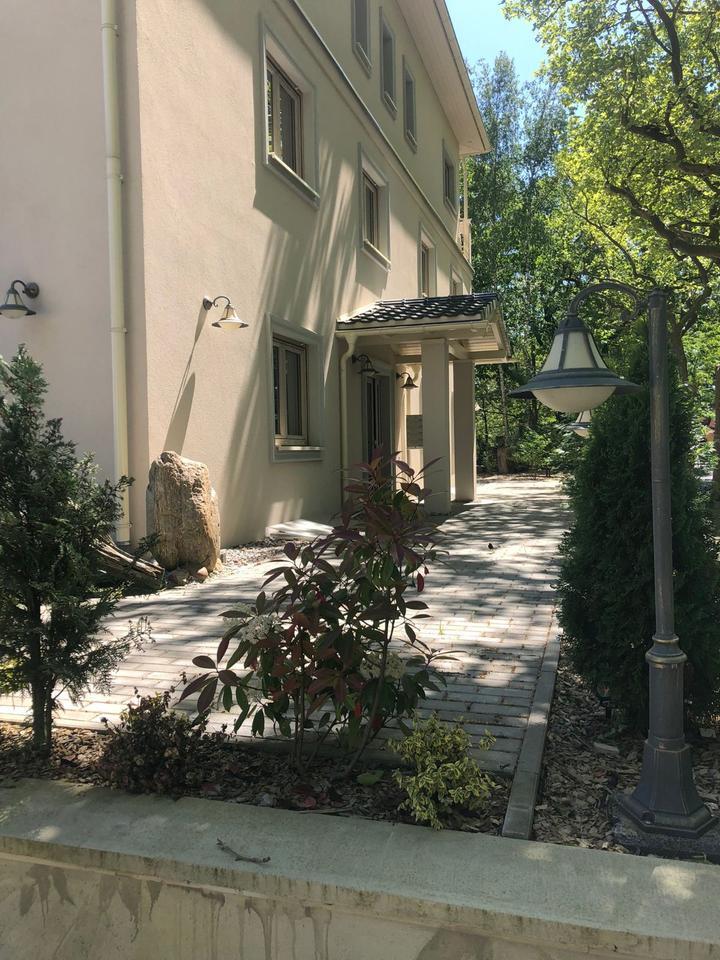 Ruhige, möblierte Souterrain-2-Raum-Wohnung, Nichtraucher, mit Fa