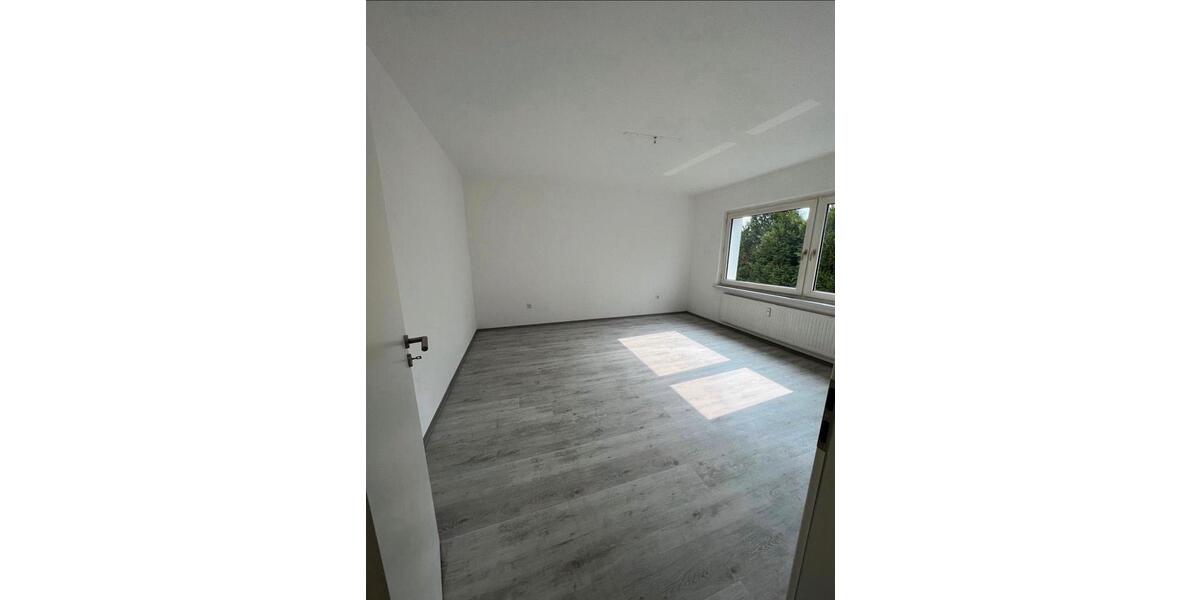 Dachgeschoßwohnung Duisburg Rheinhausen - 2.5 Zimmer, 56 m&sup2;, 690&euro; | Angebot:25173112