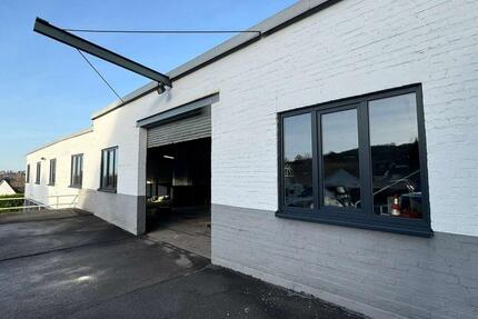 Halle – mit Rolltor in verkehrsgünstiger Lage Remscheids zimmer