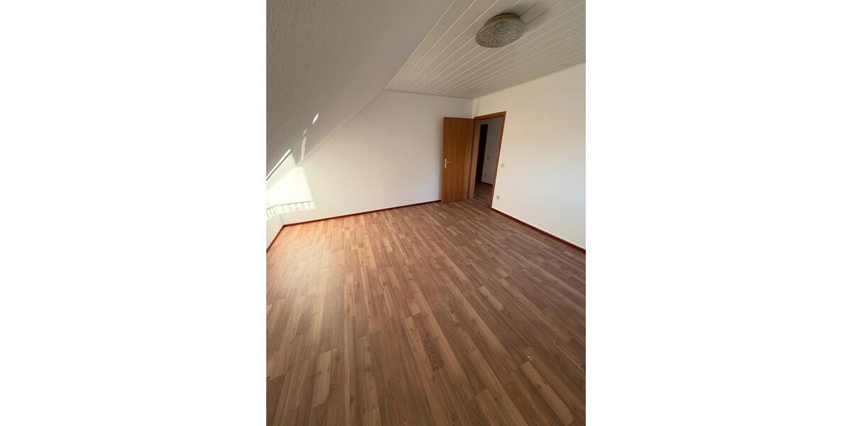 Dachgeschoßwohnung Weilburg - 4 Zimmer, 90 m&sup2;, 780&euro; | Angebot:26623480