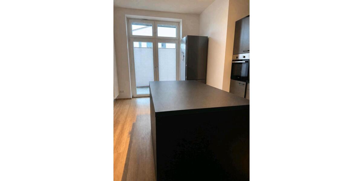 Etagenwohnung Lage - 4 Zimmer, 138 m&sup2;, 1.340&euro; | Angebot:26535346